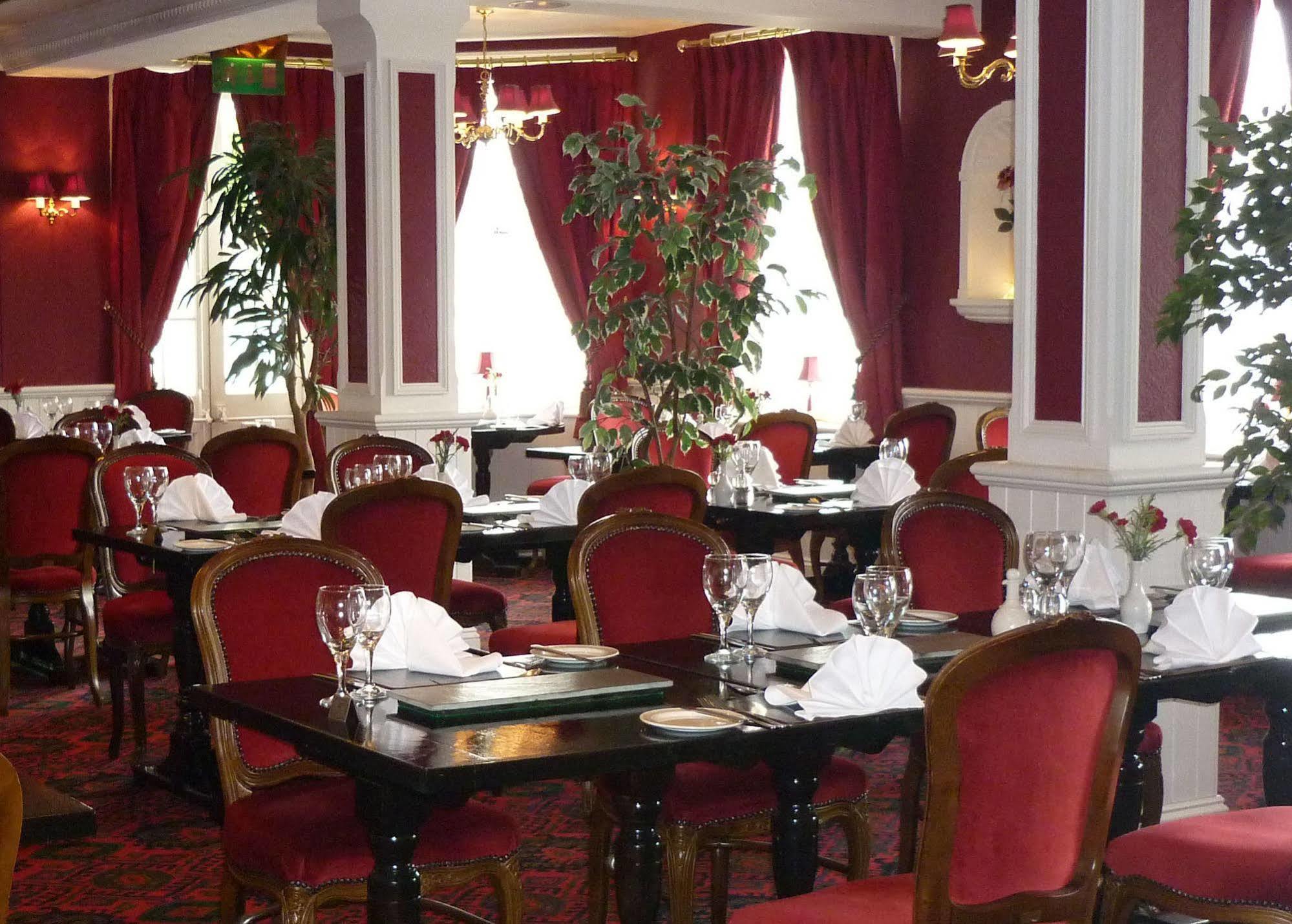 The Falcon Hotel 3*